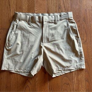 Fabletics The Don Pull-On Men's Size 30 Golf Khaki Shorts 6" Inseam Polyester